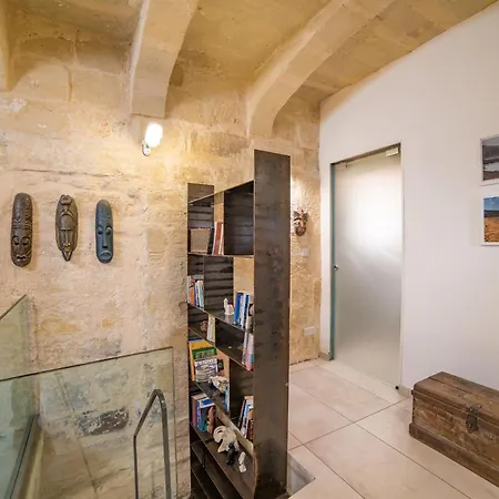 דירה The Artist By Vallettastay