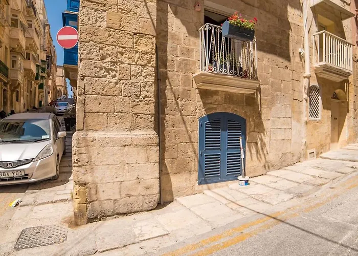 The Artist By Vallettastay *