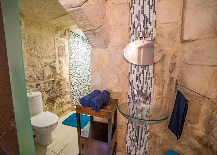 The Artist By Vallettastay *